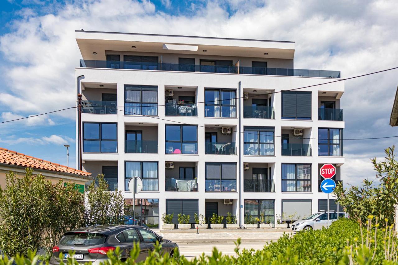Enjoy Pula - New Apt With Terrace And Free Parking Garage Esterno foto